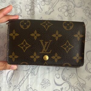 Authentic Louis Vuitton Monogram Leather Wallet